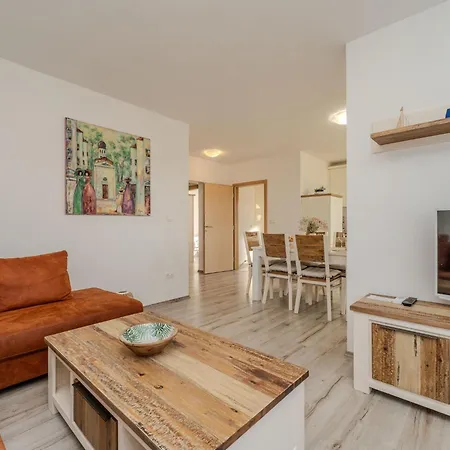 Holida Jurkin By Interhome بيت للعطل