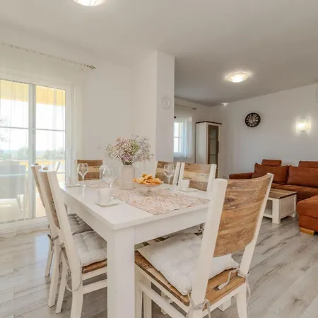 Holida Jurkin By Interhome بيت للعطل