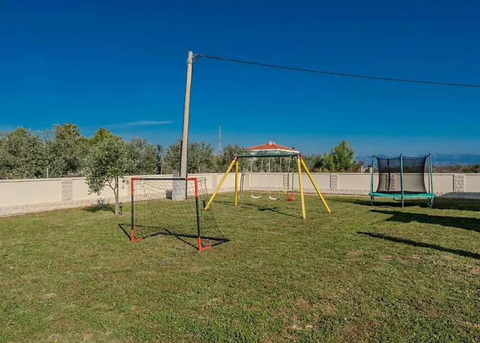 Holida Jurkin By Interhome Nin