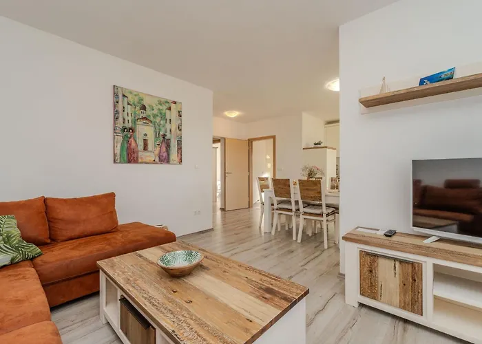 Holida Jurkin By Interhome Vikendica