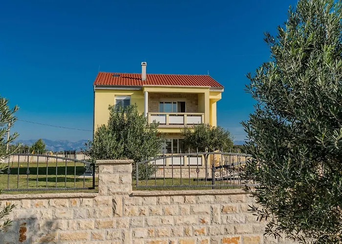 Holida Jurkin By Interhome