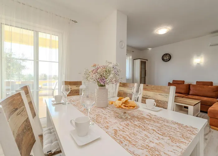 Holiday home Holida Jurkin By Interhome
