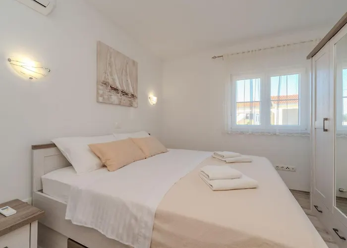 Holiday home Holida Jurkin By Interhome Nin