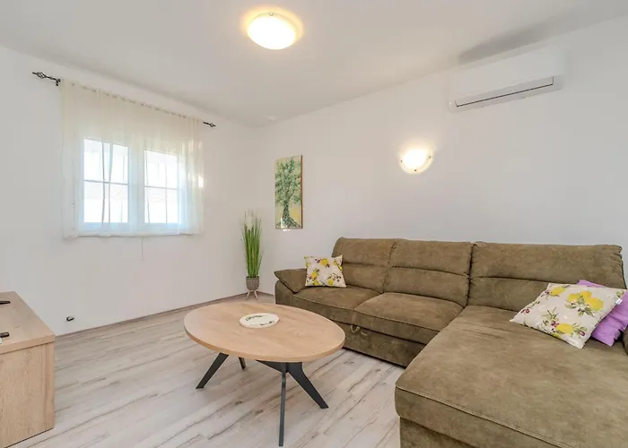 Holida Jurkin By Interhome * Nin